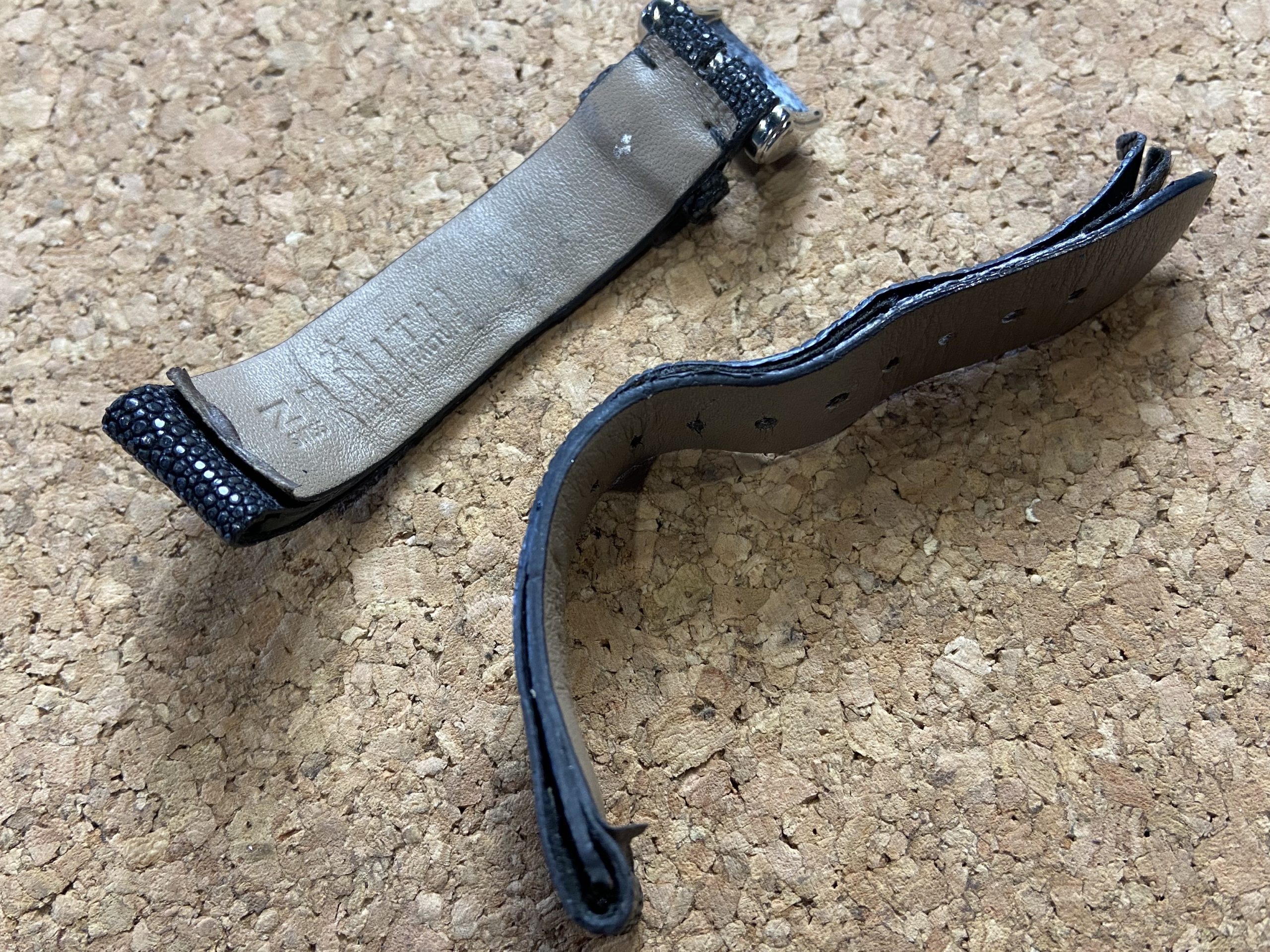 Replacement of the watch strap lining