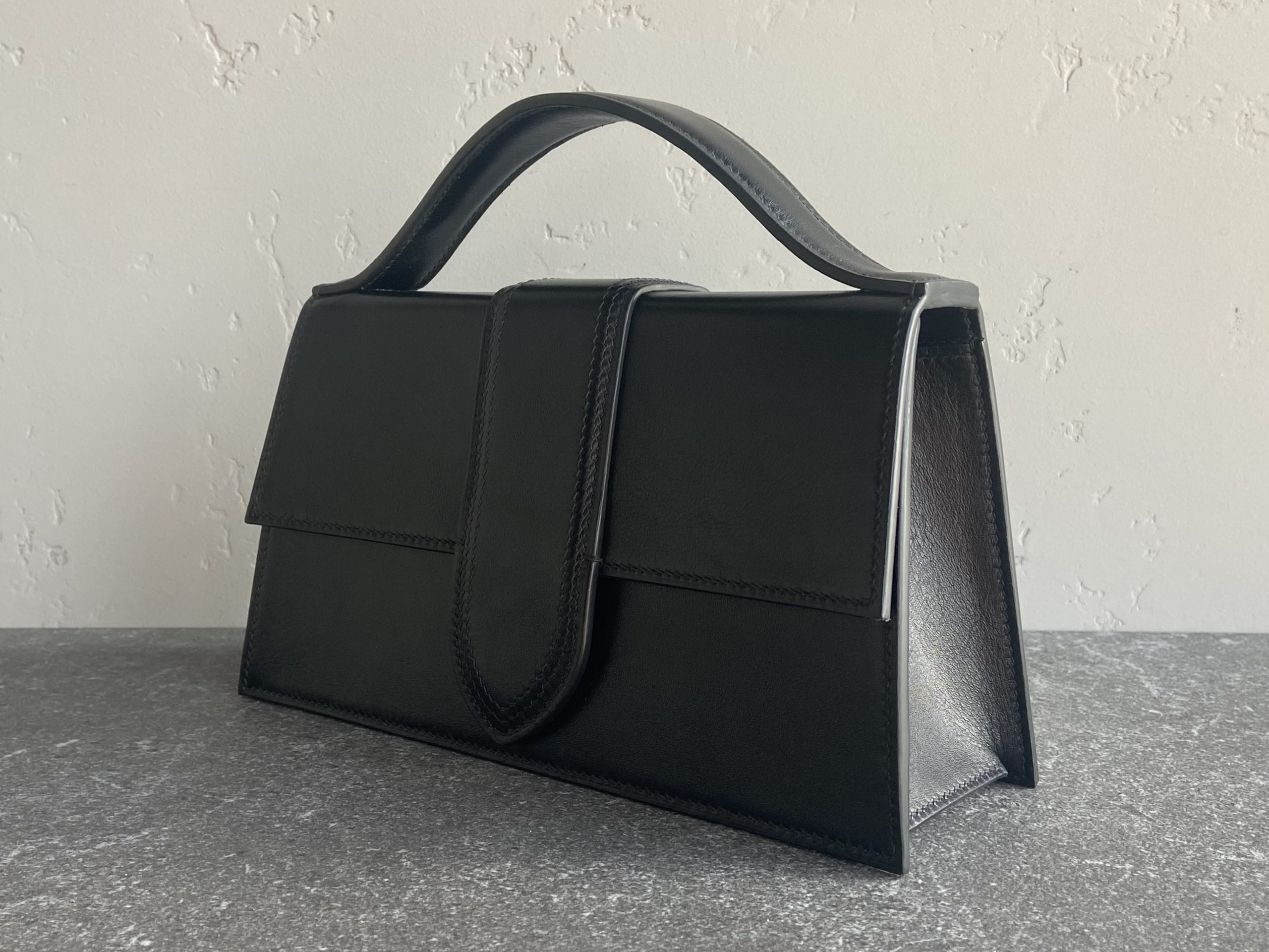 Black handbag for ladies