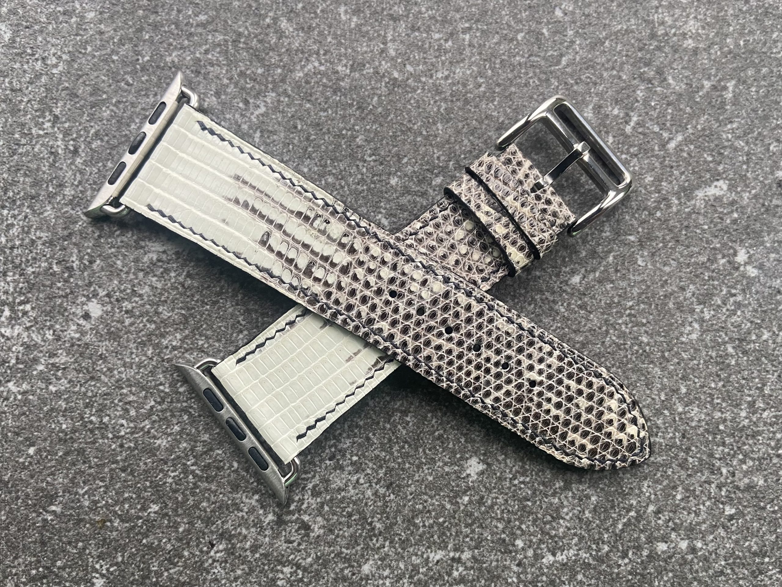 Ultra-Thin Lizard Print Leather Band for Apple Watch 42/44/45mm - Image 3
