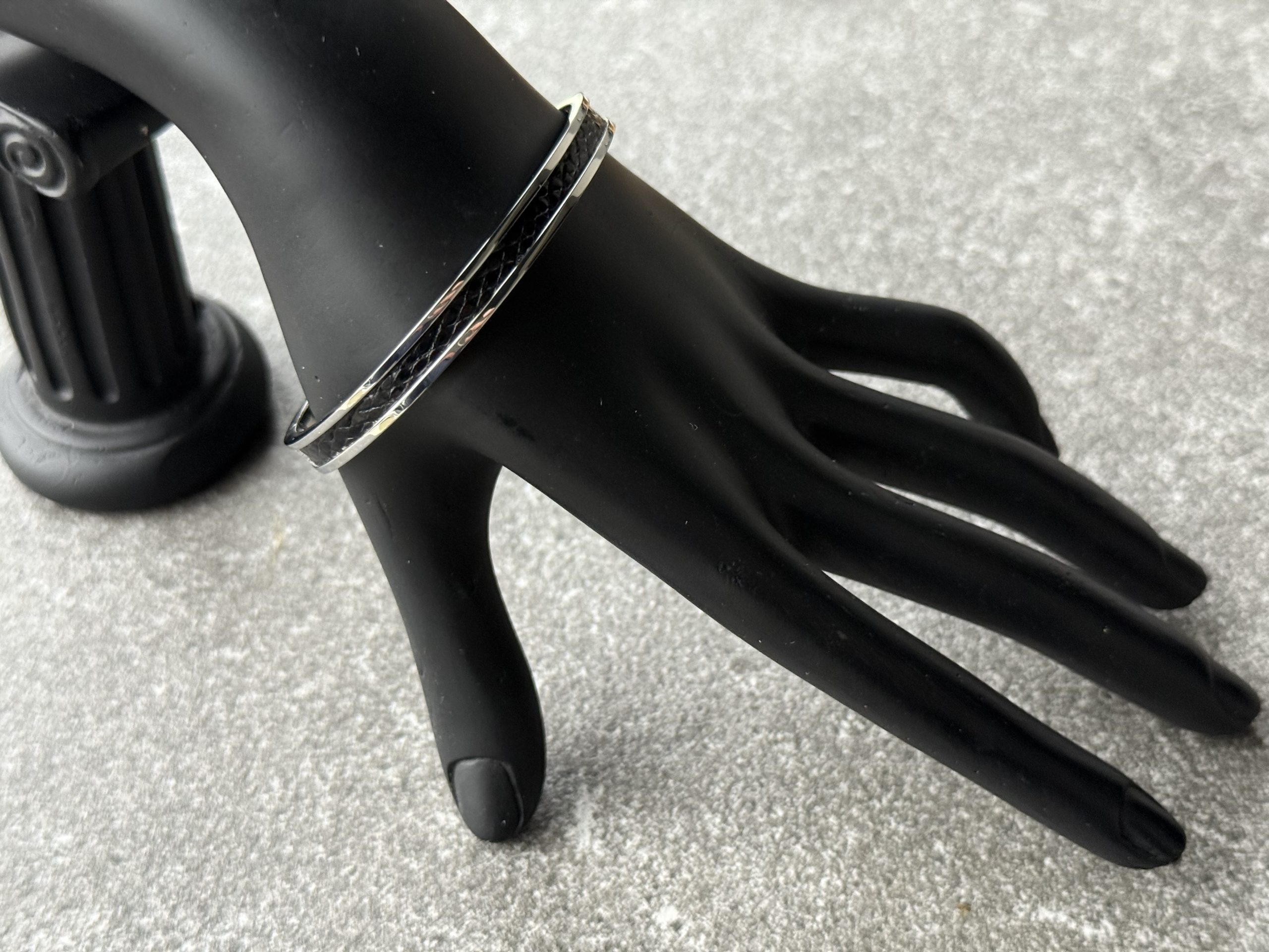 Stainless Steel Clic Bracelet with Obsidian Scale Line Leather Inlay