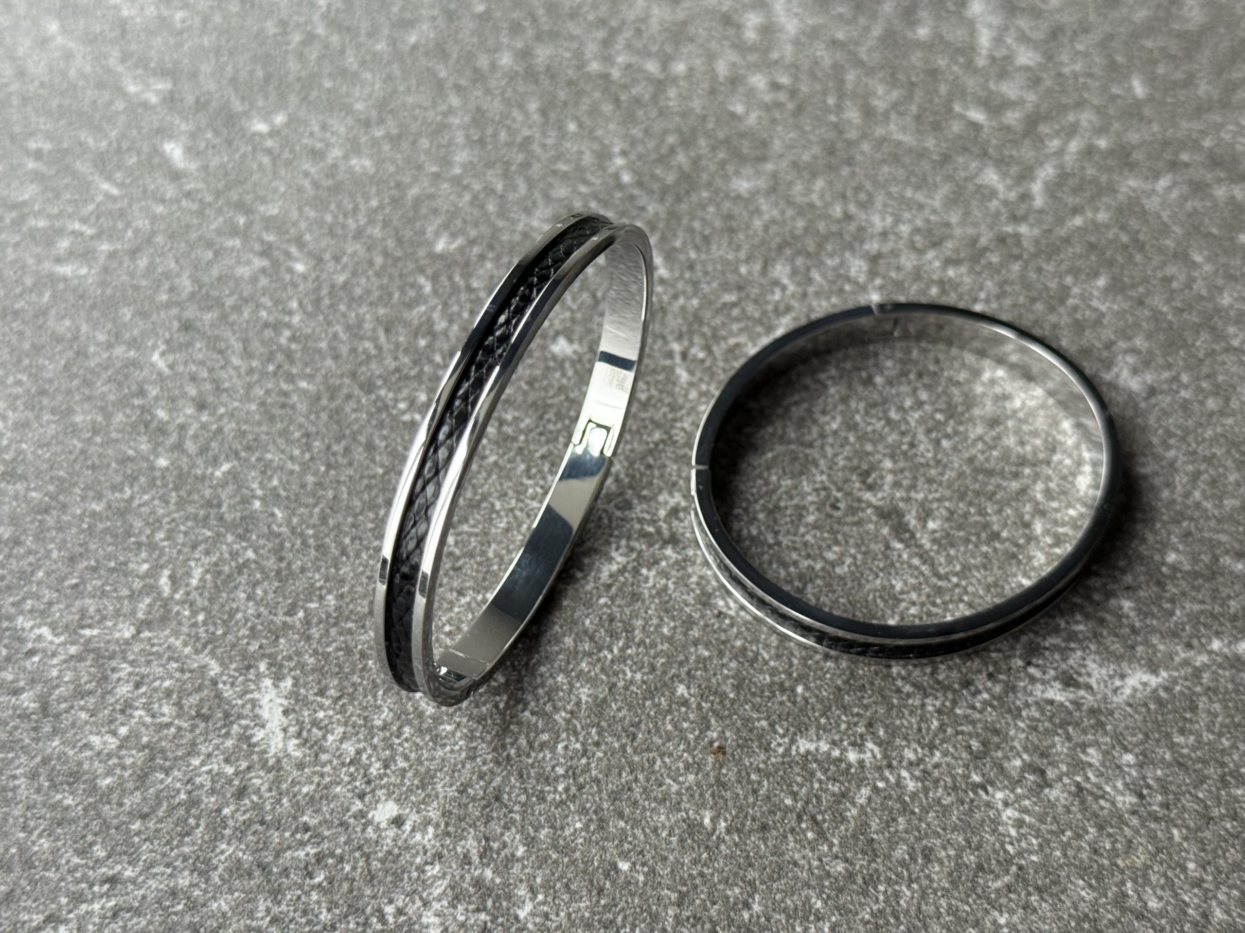 Stainless Steel Clic Bracelet with Obsidian Scale Line Leather Inlay - Image 4