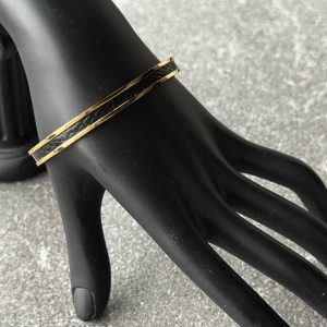 Gold-Plated Stainless Steel Clic Bracelet with Obsidian Scale Line Leather Inlay