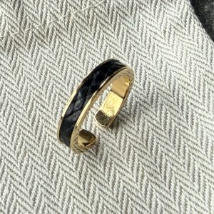 Gold-Plated Stainless Steel Ring with Obsidian Scale Line Leather Inlay